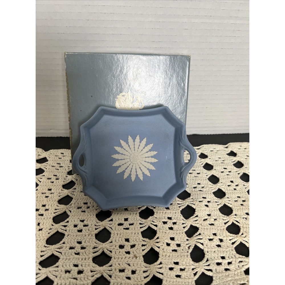 Vtg Wedgwood Blue Jasperware Pottery Square Athens Tray Trinket Dish w/ Handles - Picture 2 of 6
